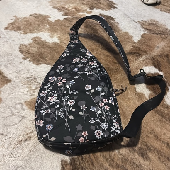 Vera Bradley over the shoulder bag - Picture 3 of 5